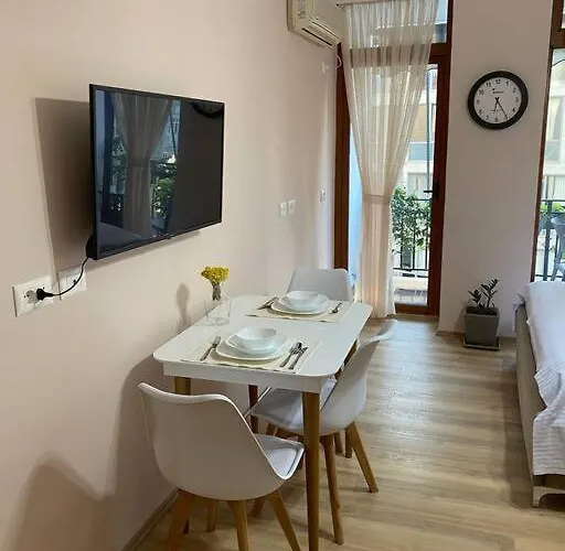 Lägenhet Mimosa's With Lovely Balcony