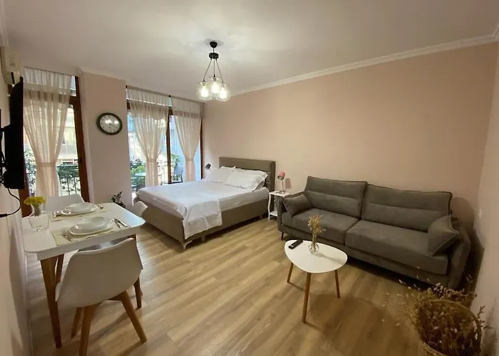 Lägenhet Mimosa's With Lovely Balcony