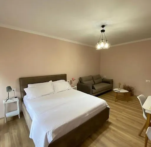 Mimosa's With Lovely Balcony